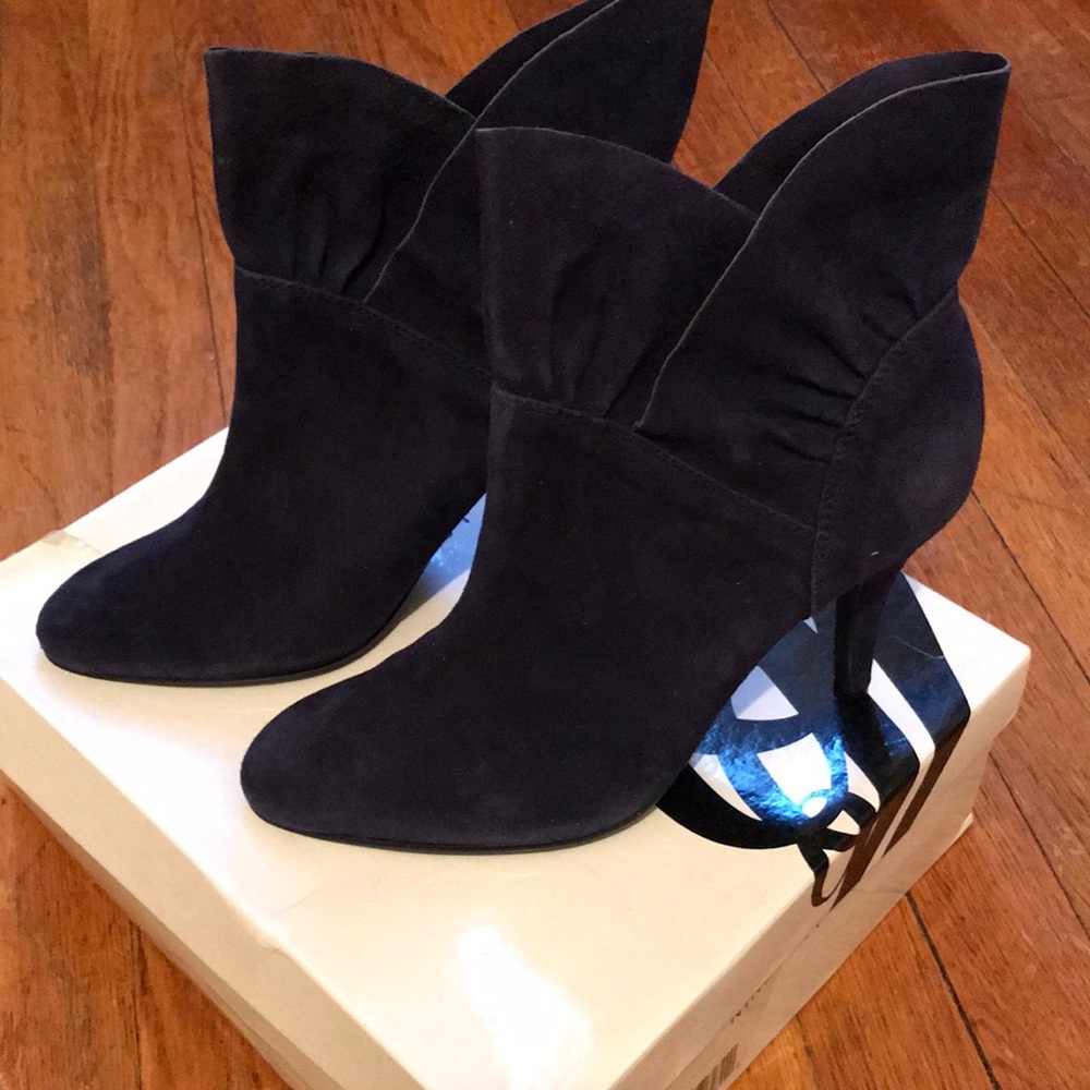 Nine West Navy heeled booties
